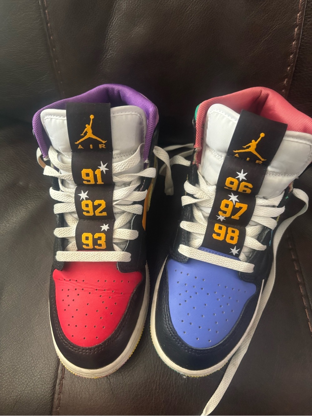 Jordan 1 Mid SS Six Championships (GS) - size 5Y